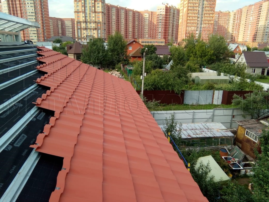 Металлочерепица Геркулес 8004 терракотовый Стальной Бархат от Центра Металокровли в Великом Новгороде